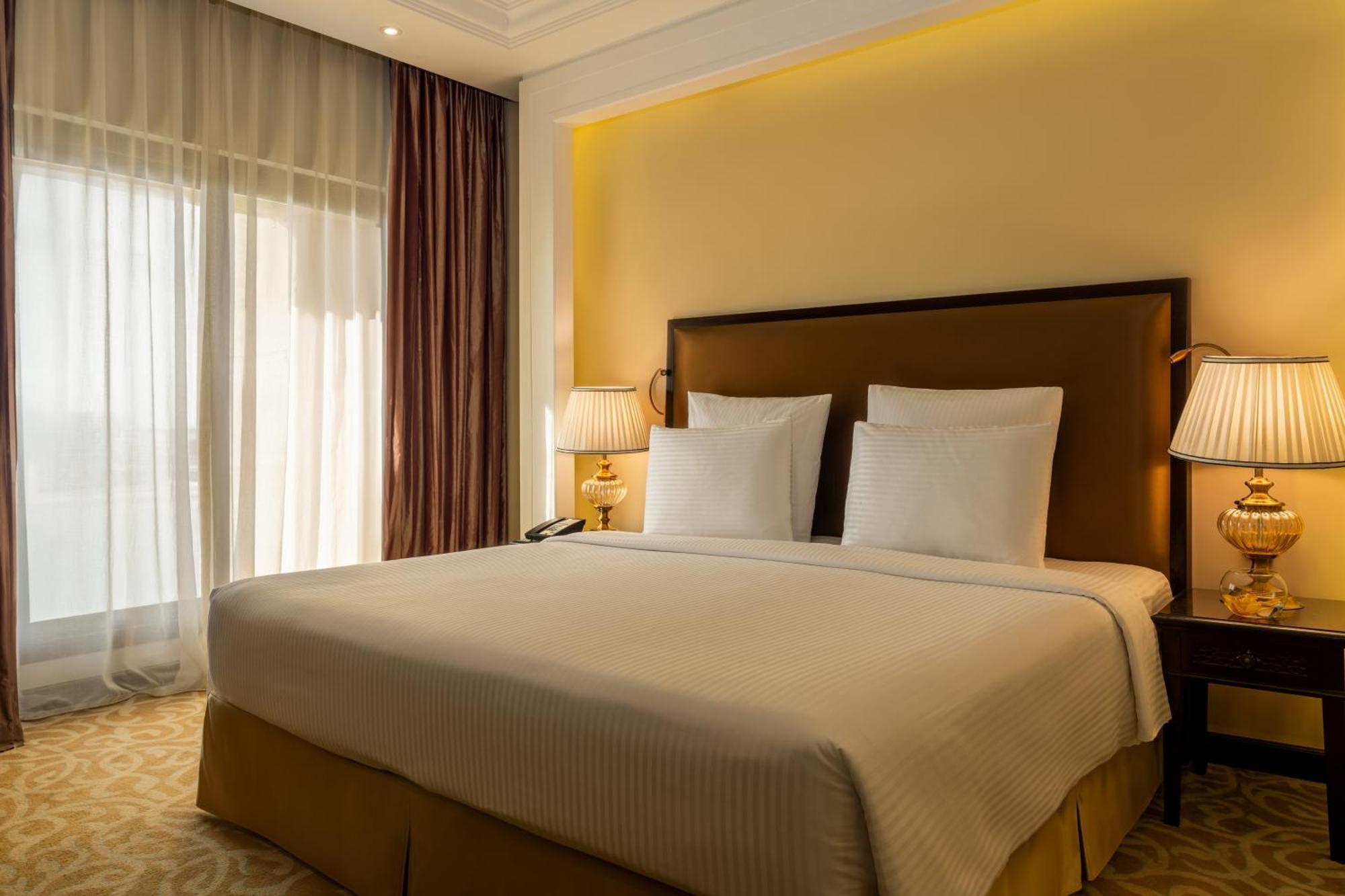 होटल Pullman Al Marjan Island 5*