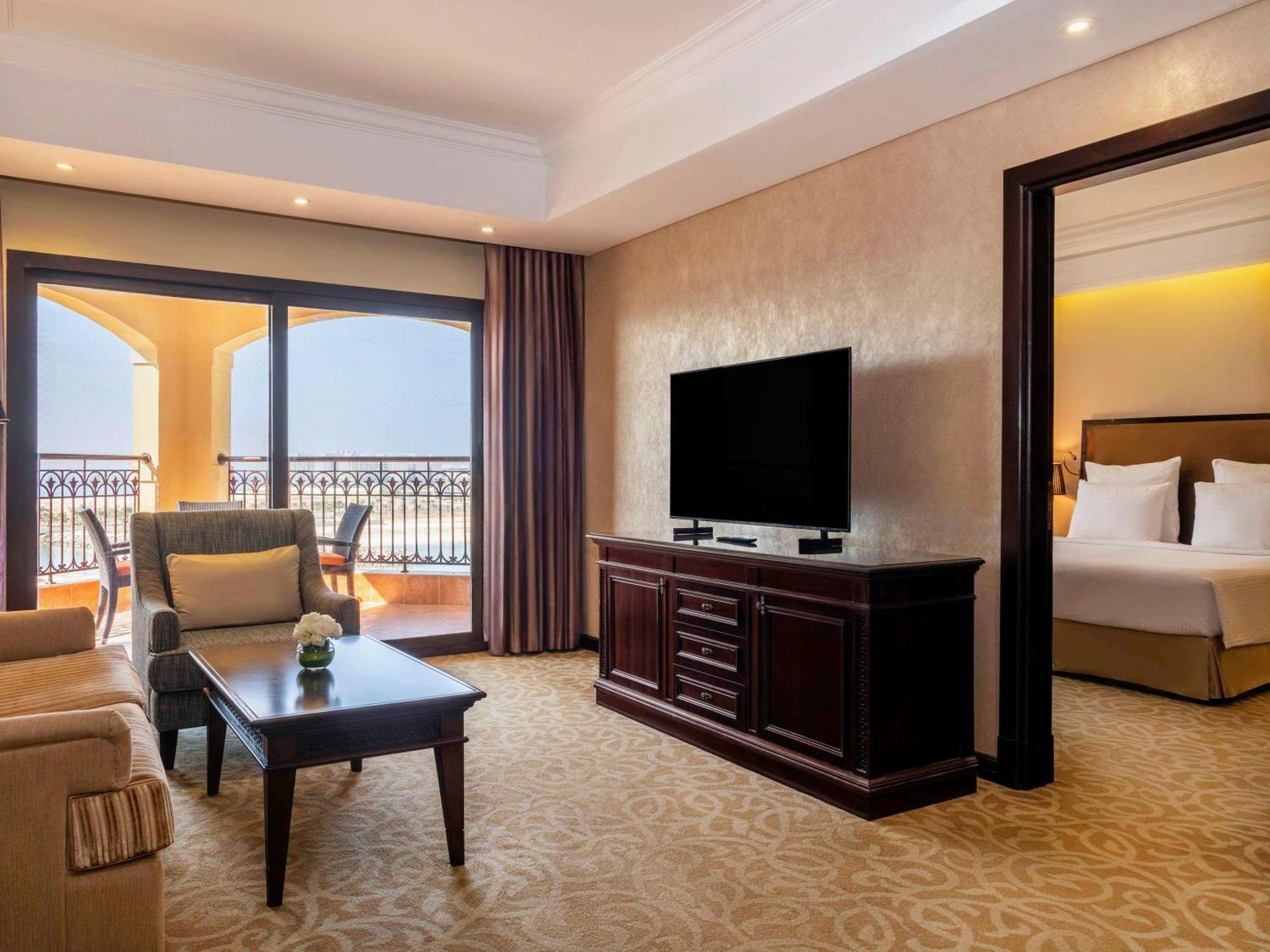 Pullman Al Marjan Island 5*